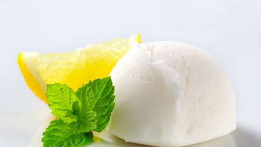 Σορμπέ με λεμόνι και ανανά